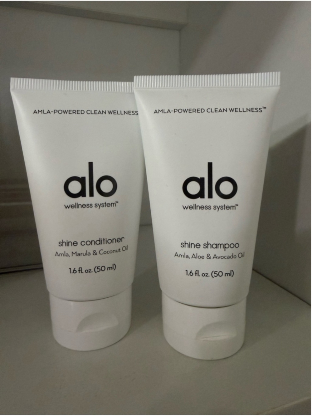 ALO Yoga Shine Shampoo & Conditioner Travel Duo - White